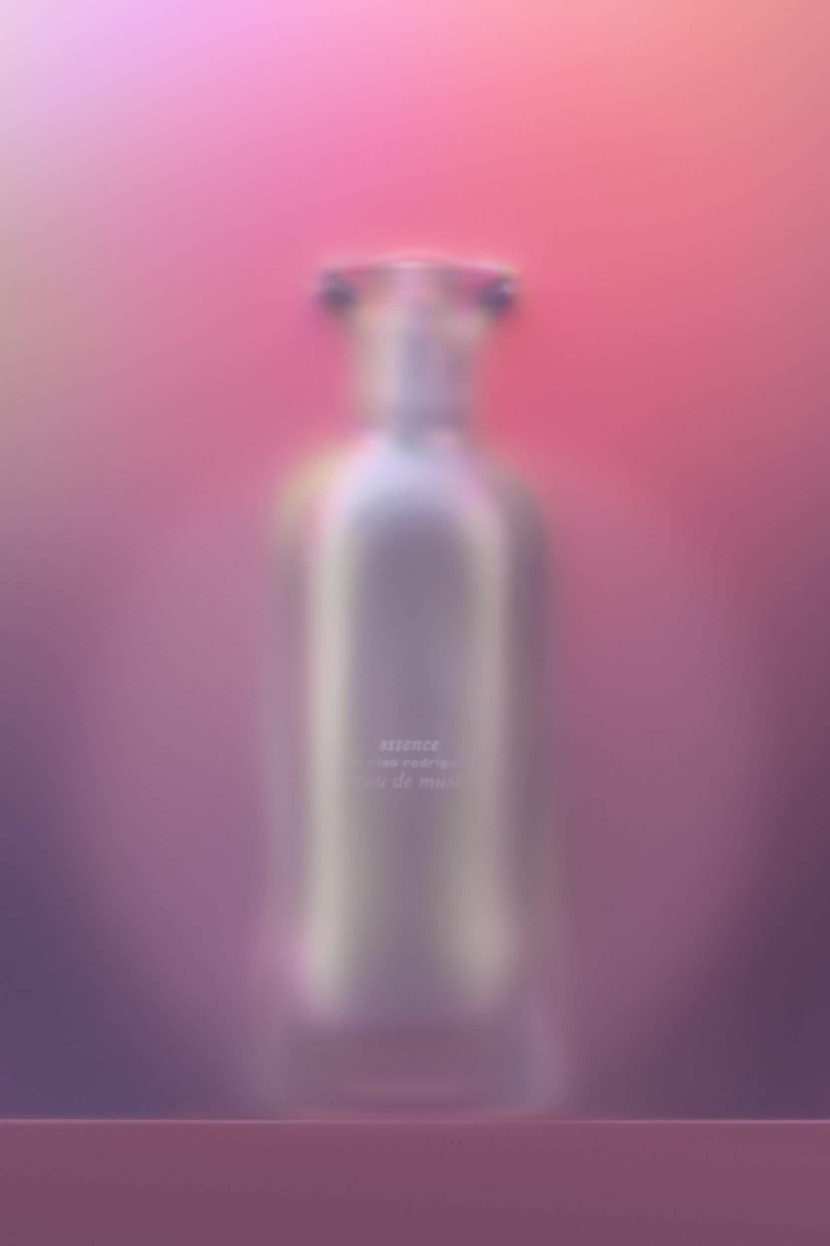 Narciso_Rodriguez-Essence-Eau-de-Musc-SH_01-02©Aivaras_Simonis