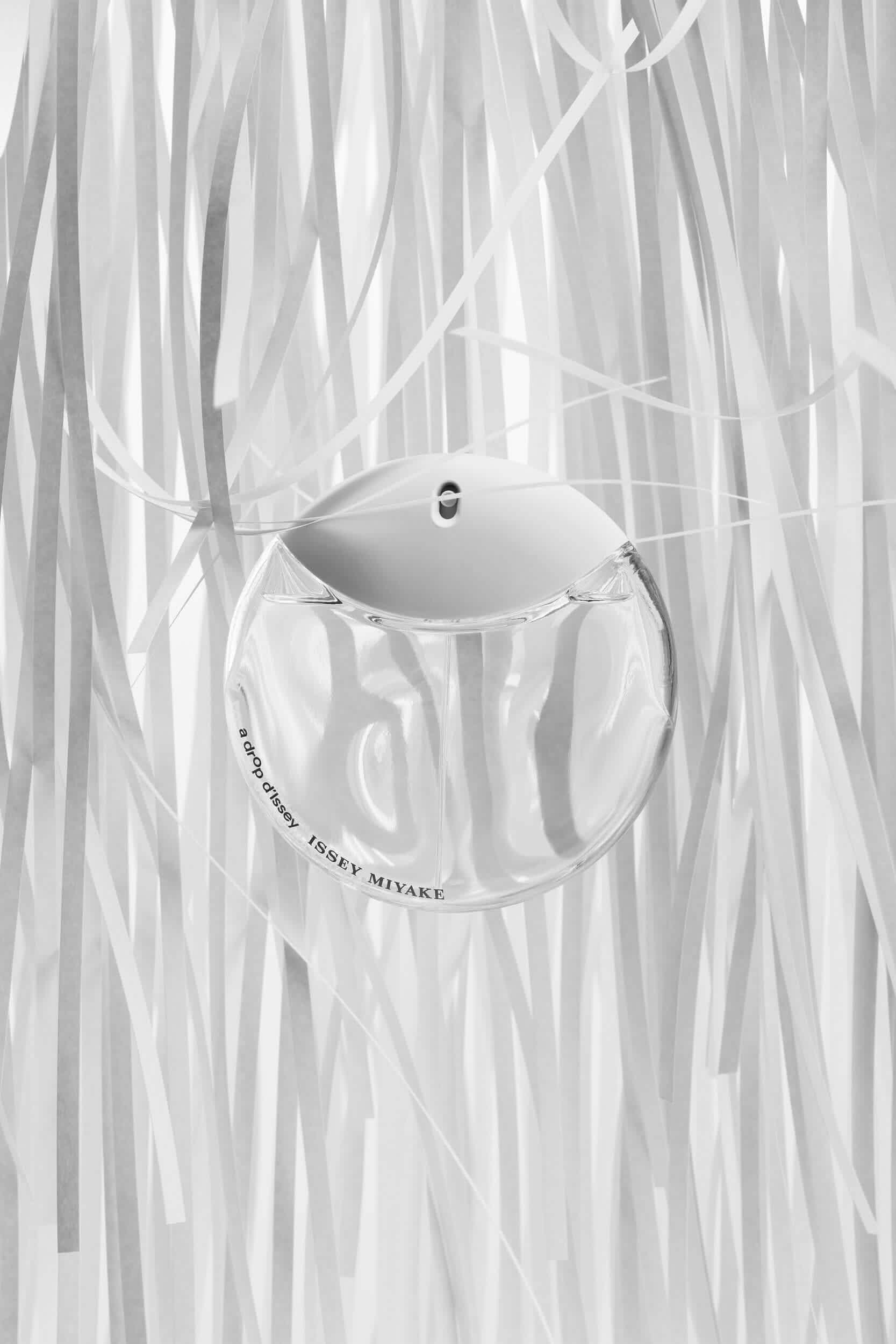 SCENTURY-magazine-Issey_Miyake_a_Drop_dIssey_fragrance___04.2-SH_0.5©Aivaras_Simonis